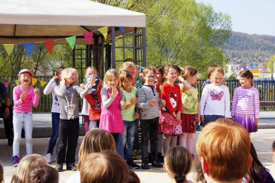 tl_files/dualingo_neu/News 2014 2015/Fruehlingsfest_2.jpg